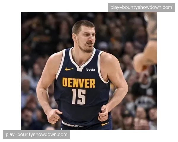 掘金马龙调整进攻发起 约基奇高位策应破解森林狼双塔防守体系